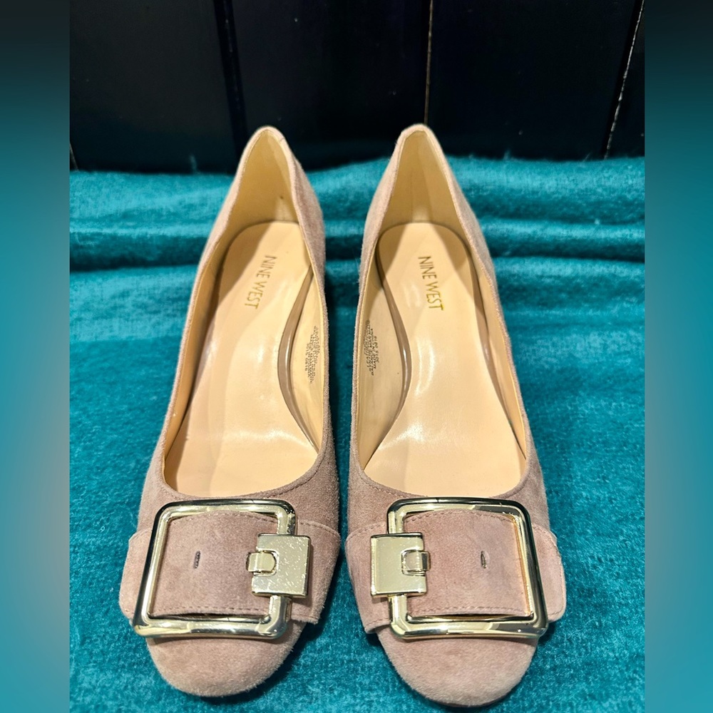Nine West “Farinao” Suede Heels Size 8